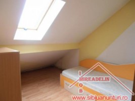 inchiriez-apartament-4-camere-la-mansarda-ciresica-2