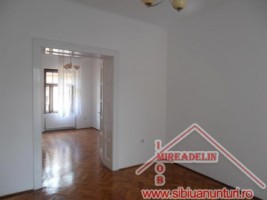 inchiriez-apartament4-camere-la-casa-ultracentral-4