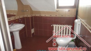 inchiriez-apartament-2-camere-la-casa-zona-calea-dumbravii-4