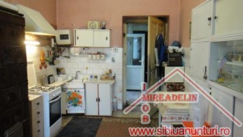 vand-apartament-5-camere-la-casa-170-mp-terezian-5