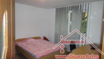 vand-apartament-3-camere-central-3