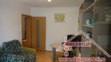 vand-apartament-3-camere-turnisor-1