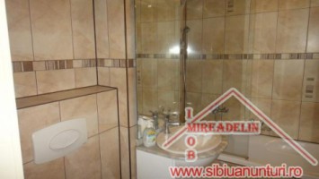 vand-apartament-3-camere-68-mp-valea-aurie-2