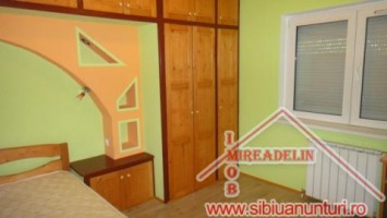 vand-apartament-3-camere-68-mp-valea-aurie-3