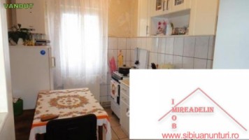 vand-apartament-3-camere-valea-aurie