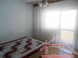 inchiriez-apartament-4-camere-cartier-valea-aurie-3