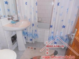 inchiriez-apartament-4-camere-cartier-valea-aurie-4