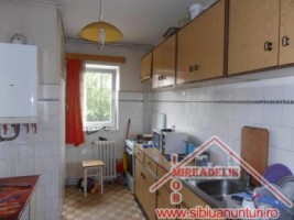 inchiriez-apartament-3-camere-zona-parcul-sub-arini-3