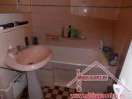 inchiriez-apartament-3-camere-zona-parcul-sub-arini-4