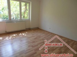 inchiriez-apartament-3-camere-zona-stefan-cel-mare-1