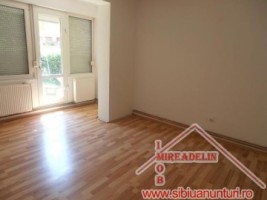 inchiriez-apartament-3-camere-zona-stefan-cel-mare-2