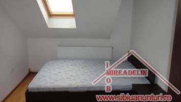 inchiriez-mansarda-3-camere-zona-vasile-aaron-6