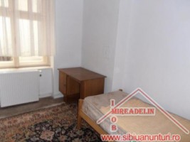 inchiriez-apartament-3-camere-zona-9-mai-3