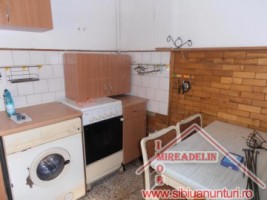 inchiriez-apartament-3-camere-zona-9-mai-4