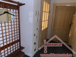 inchiriez-apartament-3-camere-zona-9-mai-6