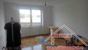 inchiriez-apartament-3-camere-mihai-viteazu-3