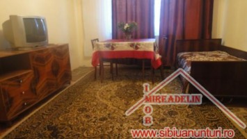 inchiriez-apartament-3-camere-piata-cluj-2