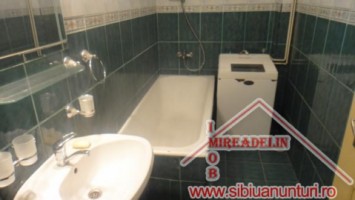 inchiriez-apartament-3-camere-piata-cluj-4