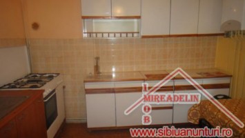 inchiriez-apartament-3-camere-piata-cluj-5