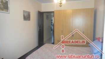 inchiriez-apartament-3-camere-valea-aurie-2