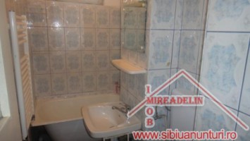 inchiriez-apartament-3-camere-hipodrom-ii-1