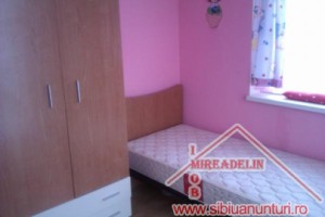 inchiriez-apartament-3-camere-zona-valea-aurie-2