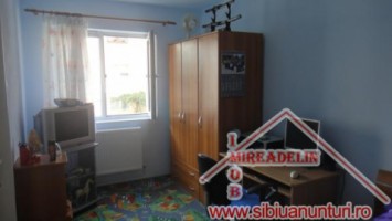 vand-apartament-2-camere-zona-interex-2