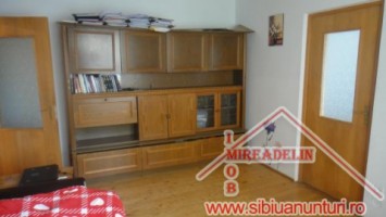 inchiriez-apartament-2-camere-zona-interex-1