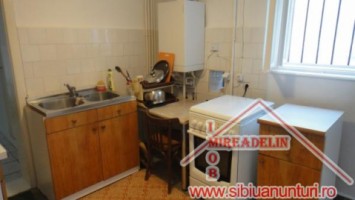 inchiriez-apartament-2-camere-zona-centrala-4