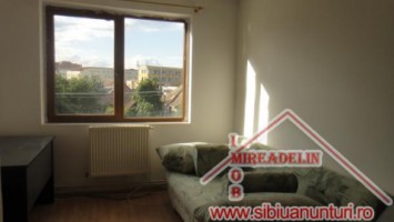 inchiriez-apartament-3-camere-central-2