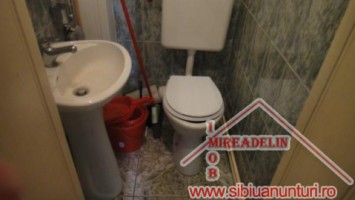 inchiriez-apartament-3-camere-central-6