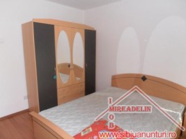 inchiriez-apartament-3-camere-zona-mihai-viteazu-2