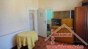 inchiriez-apartament-2-camere-piata-cluj-1