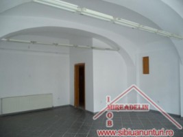 inchiriez-spatiu-comercial-63mp-cisnadie-1