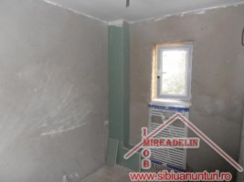 vand-apartament-3-camere-zona-complex-alba-iulia-3
