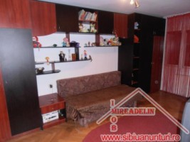 vand-apartament-4-camere-zona-vasile-aaron-2