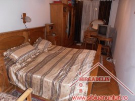 vand-apartament-4-camere-zona-vasile-aaron-3