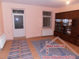 inchiriez-spatiu-birouri-40-mp-zona-vasile-aaron-1