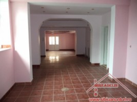 inchiriez-spatiu-comercial-80-mp-strand