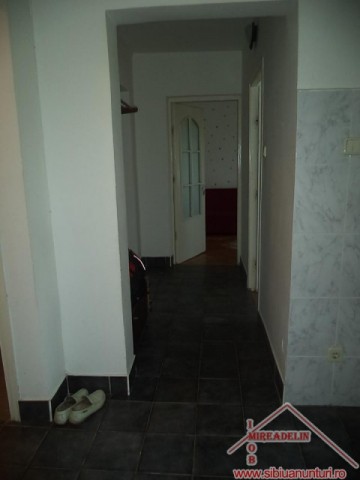 vand-apartament-3-camere85mpzona-rahova-9