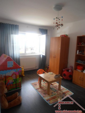 ocazie-vand-apartament-4-camere-zona-mihai-viteazu-5