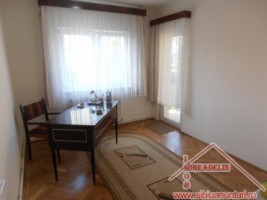 inchiriez-apartament-3-camere-ultracentral-1