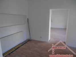 inchiriez-spatiu-comercial-290mp-zona-9-mai-2