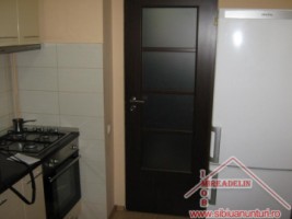 inchiriez-apartament-3-camere-zona-ultracentrala-8