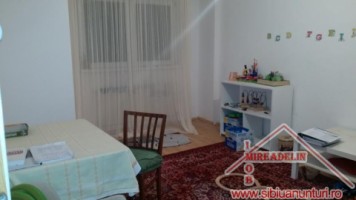 vand-apartament-4-camere-85-mp-valea-aurie-2
