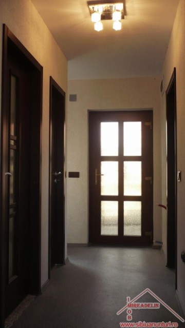 vand-casa-zona-calea-cisnadiei-5