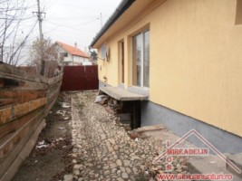 vand-casa-saseasca-singur-in-curte-turnisor-5