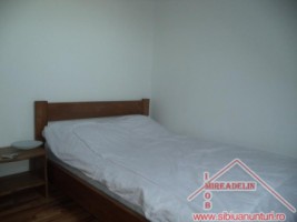inchiriez-apartament-3-camere-zona-mihai-viteazul-2