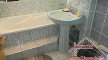 vand-apartament-3-camere-valea-aurie-3