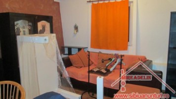 inchiriez-apartament-3-camere-zona-cedonia-1